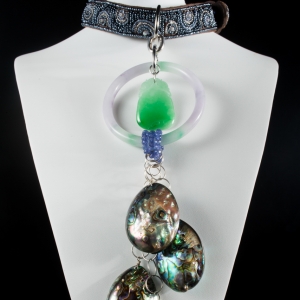 Dog collar in african style and pendant in lavender jade, green jade and 4 shells habalone linked by tantanite faceted and silver